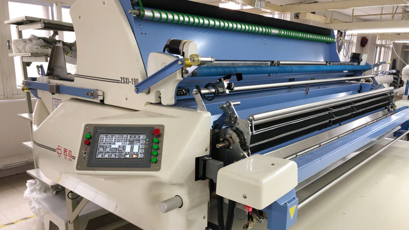 全自動(dòng)無(wú)張力鋪布機(jī)（一）